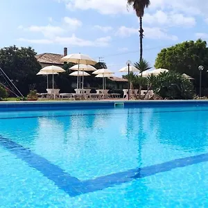 4* מלון Relax